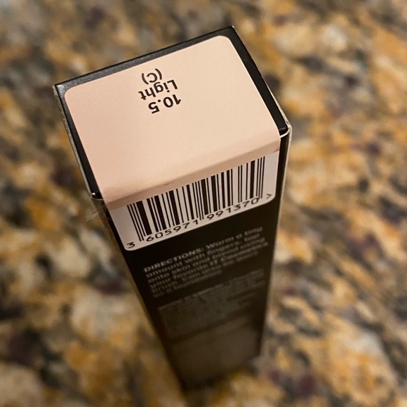 It Bye Bye Undereye Waterproof Concealer Light - Picture 5 of 6